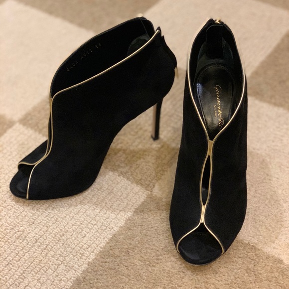 Gianvito Rossi gorgeous black open toe booties - Picture 3 of 7